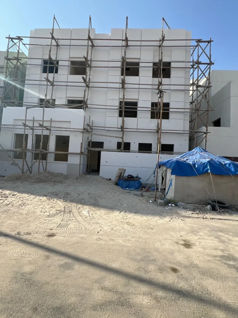 تشطيب واجهة مبنى خارجية من تنفيذ أصباغ الكويت