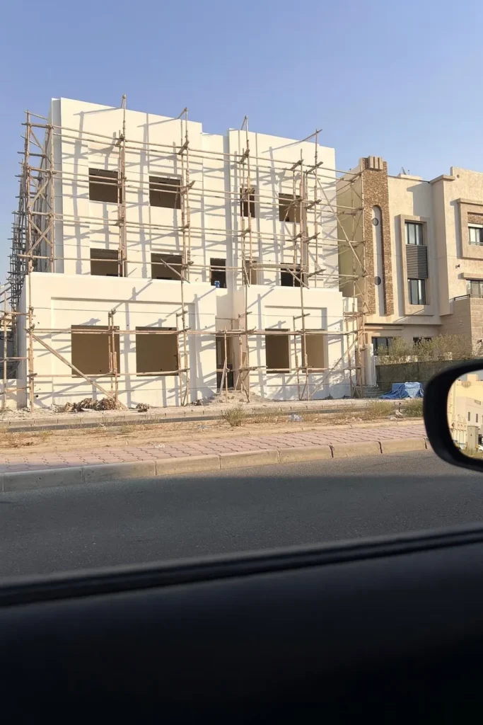 صبغ واجهة خارجية لفيلا في الكويت